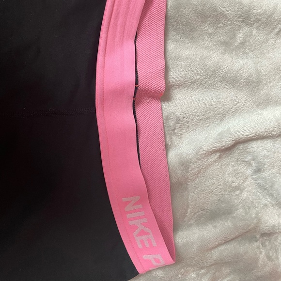 Nike shorts - Picture 1 of 4